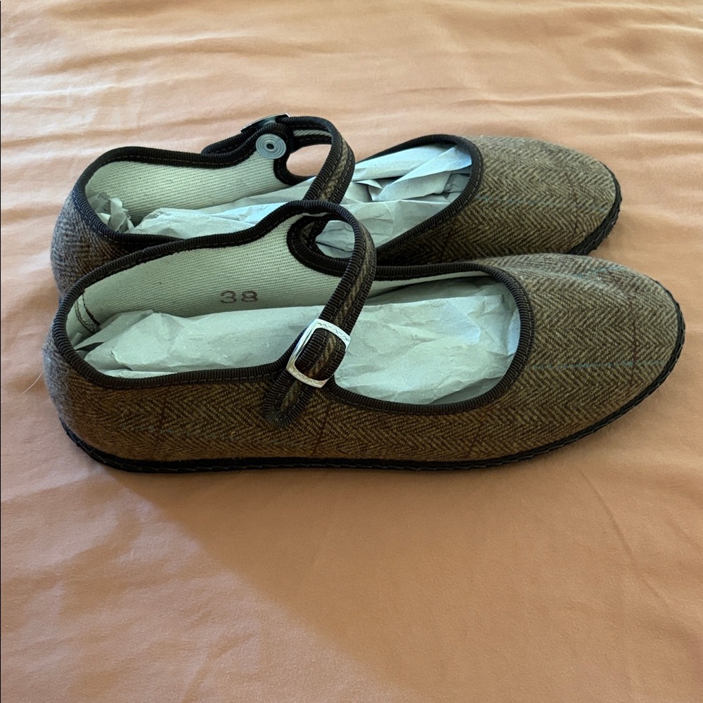 NEW ViBi Venezia Women’s Mary Jane Flats